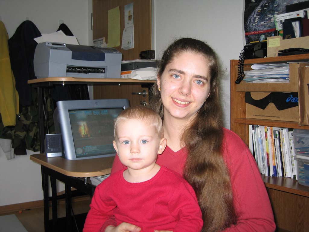 Alex and Max's Scrapbook April 2004 Archives